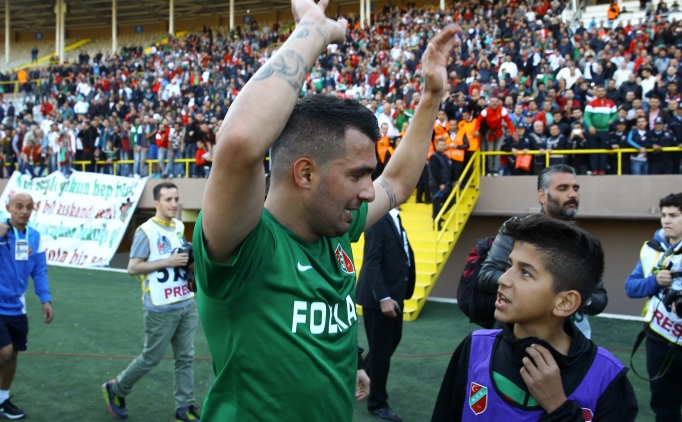 Derbide Engin Baytar att�, Kar��yaka kazand�