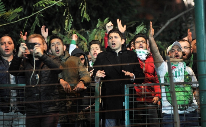 Bursaspor'da olayl� gece! 