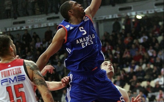 Anadolu Efes Oly'yi deplasmanda devirdi!