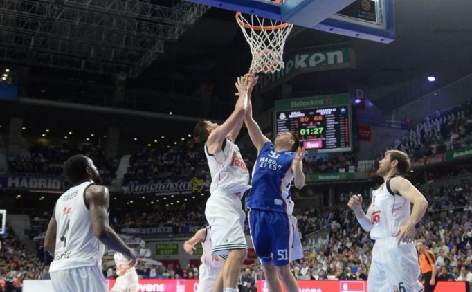 Anadolu Efes sonunu getiremedi! 
