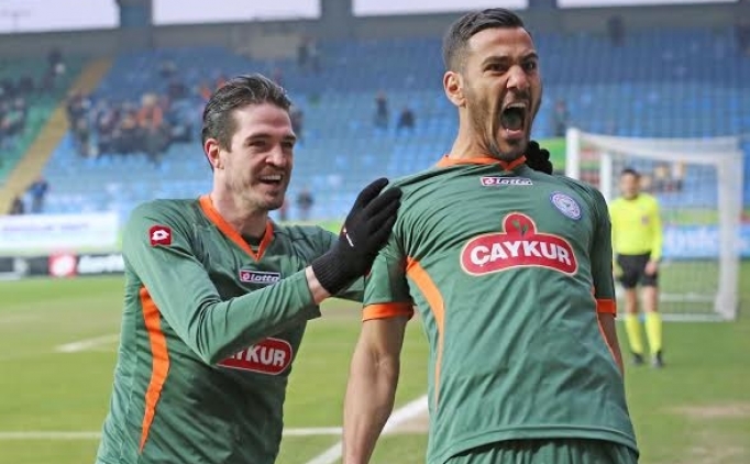 Bu sonucun ard�ndan �aykur Rizespor puan�n� 21'e y�kseltti.