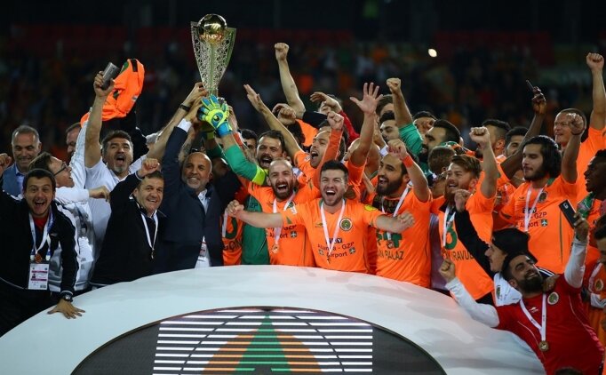 Alanya'da S�per Lig co�kusu 