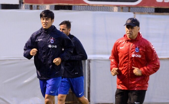 Trabzonspor'da yeni transfer idmana ��kt�!