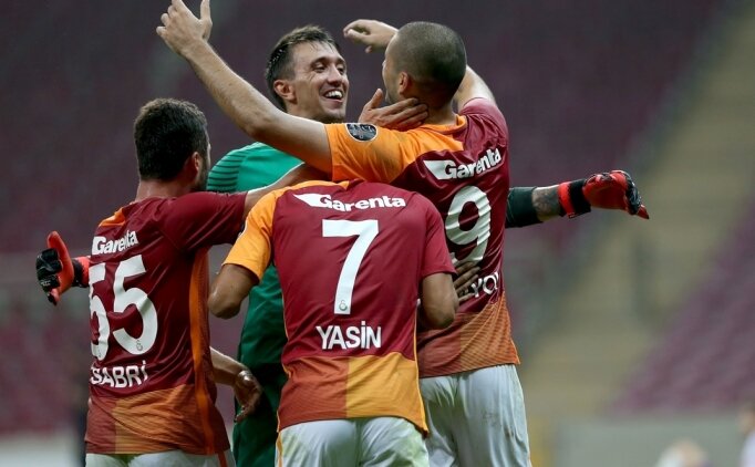 Galatasaray, 90+4'te, 3 puan� kopard�!