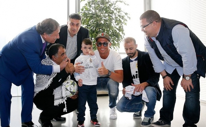 Filistinli Ahmed, Ronaldo ile tant