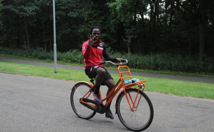 Elvis Manu: 'Tedirginlik vard ama insanlar harika'