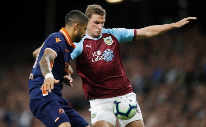 Baakehir uzatmalarda ykld, Burnley turlad