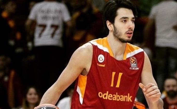 Galatasaraylı basketbolcu Ege Arar&#39;ın acı günü