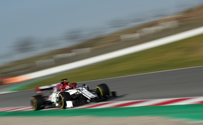 F1'de tay belirleyen takm bu kez Mercedes deil