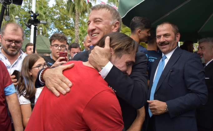 Ahmet A�ao�lu: '�abuk unuttuk onlar�!'