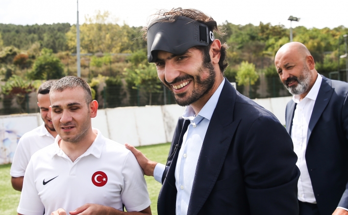 Hamit Alt�ntop'tan Sesi G�renler Milli Tak�m�'na destek