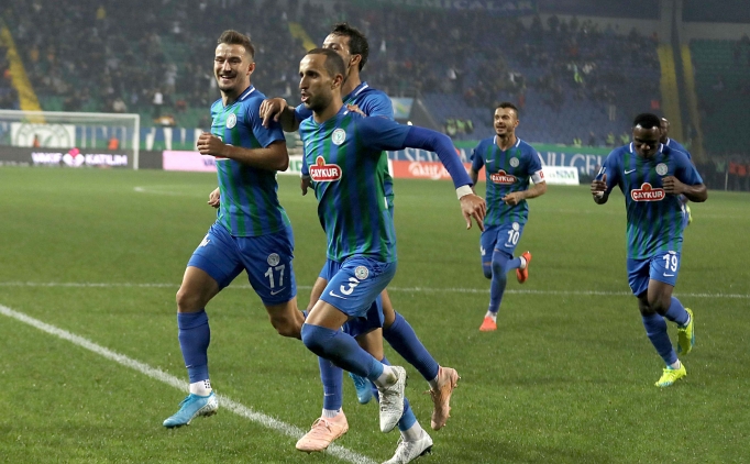 35 dakika 10 kii oynayan Rizespor, Antalya'y devirdi!