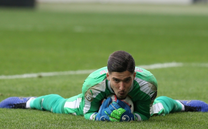 Galatasaray, Muslera'nın veliahtını buldu: Altay Bayındır!