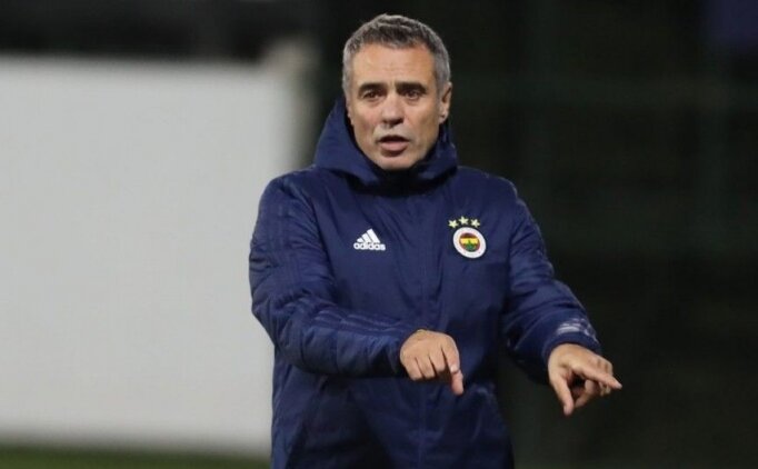 Ersun Yanal'dan oyuncular�na hem �vg� hem sitem