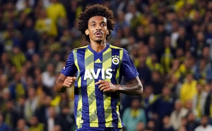 Luiz Gustavo �nce toplar� sonra kalpleri �ald�