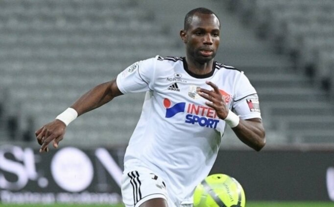 Fenerbah�e i�in s�rpriz Konate iddias�! 