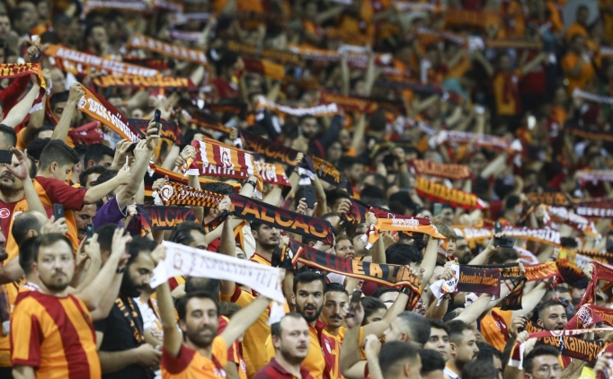 Galatasarayl taraftarlardan 'sessiz' tepki