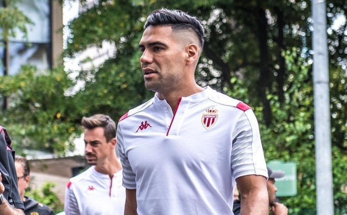 Falcao transferi iin Monaco'da kaldlar!