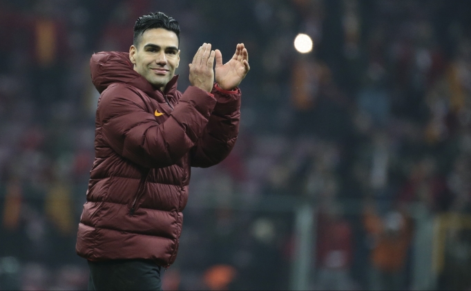 Galatasaray'da dikkat �eken Falcao detay�