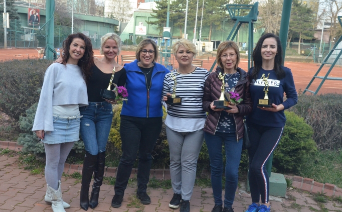 D�nya Kad�nlar G�n�'nde tenis turnuvas� d�zenlendi