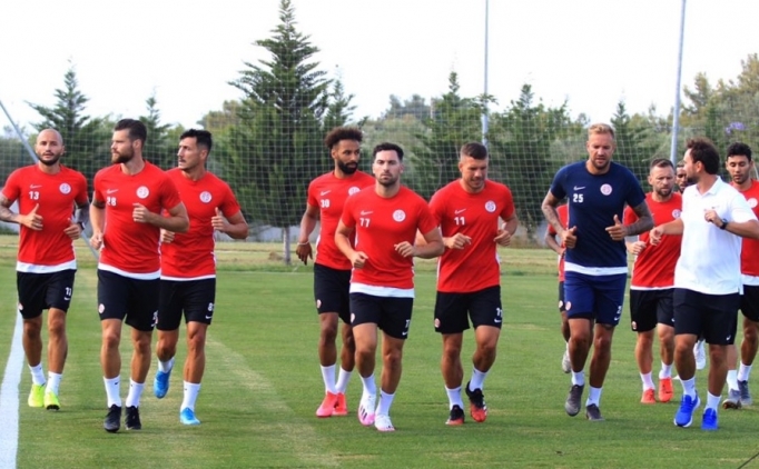 Ligde 9 haftadr yenilmeyen Antalyaspor, rotasn kupaya evirdi