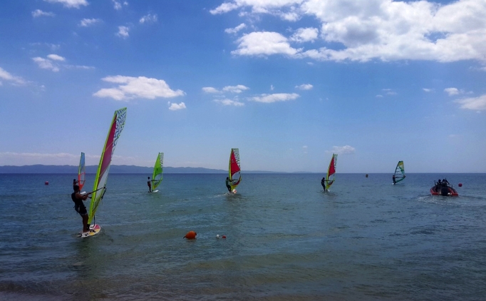 15 Temmuz an�s�na Saros K�rfezi'nde s�rf yapt�lar