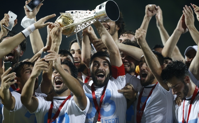 Pazarspor ilk yar�da i�i bitirdi, 2. Lig'e y�kseldi