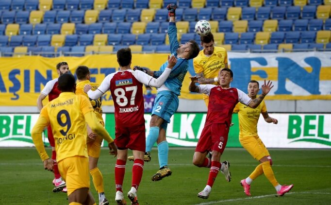 Fatih Karag�mr�k, hakeme tepki g�sterdi