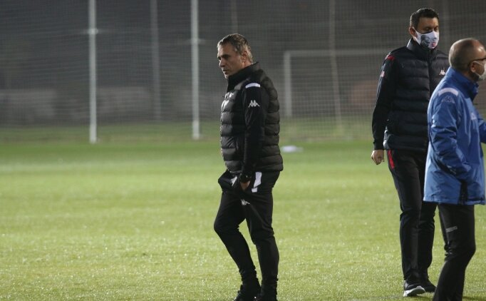 Antalyaspor'da Ersun Yanal, ilk antrenman�na ��kt�