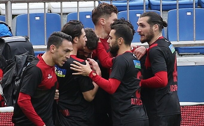 Fatih Karag�mr�k, 11 ayd�r evinde kaybetmiyor