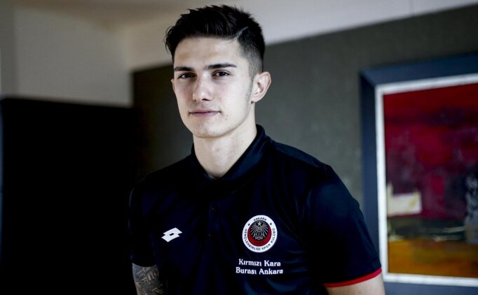 Fatih Terim'in yeni g�zdesi: Berat Ayberk