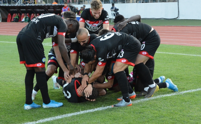 Bal�kesirspor, �stanbul'da farkl� kazand�