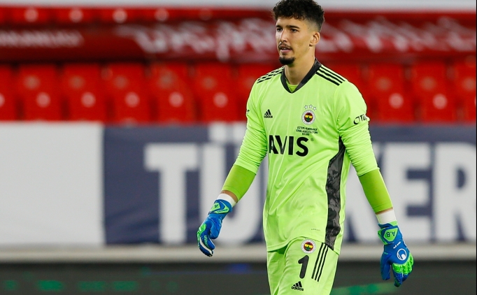 Fenerbahçe'de örümcek adam; Altay Bayındır