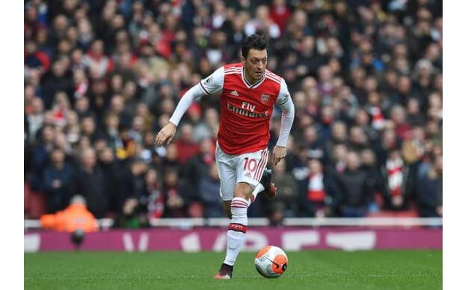Arsenal �zil'in yerine transfer ar�yor