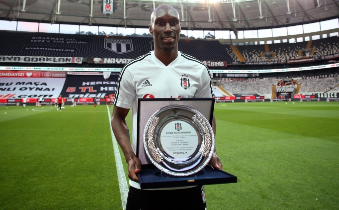 Atiba Hutchinson ile 1 yl daha! 