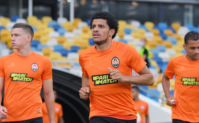 Shakhtar, 10 kiiyle eyrek finale yrd