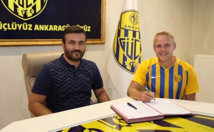 Mke Ankaragucu Daniel Lukasik In Bonservisini Aldi sporx