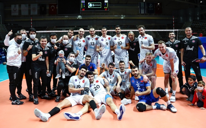 Halkbank Erkek Voleybol Takm tur iin sahaya kyor