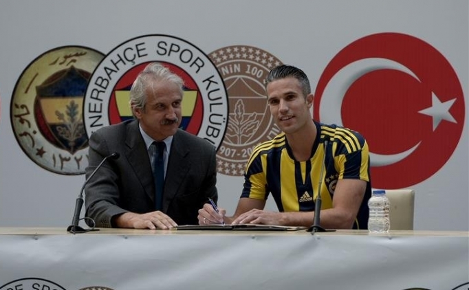 Van Persie, Fenerbah�e'ye geli� s�recini anlatt�