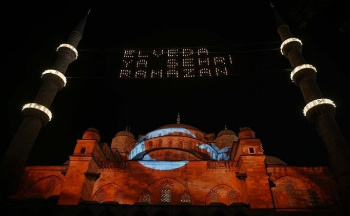 Bin aydan daha hay�rl� gece: Kadir Gecesi