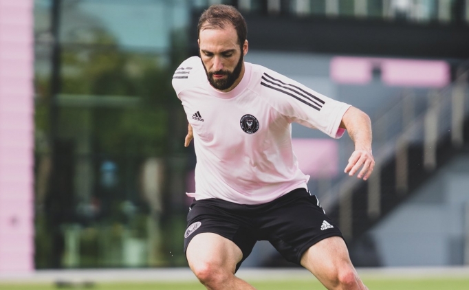 Higuain, Inter Miami'ye transfer oldu