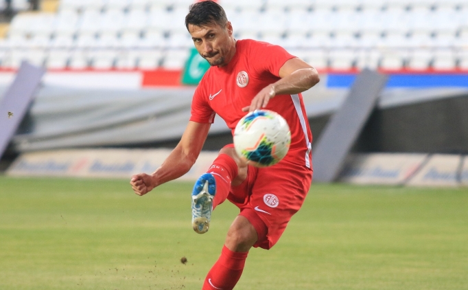 Antalyaspor'da Adis Jahovic iin karar verildi