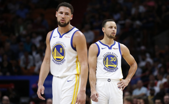Steph ve Klay de barl protestoda yerlerini aldlar!
