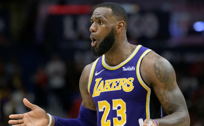 Lebron Dan Poz Kesenlere Tepki Bunlar Begeni Icin Her Seyi Yaparlar Los Angeles Lakers