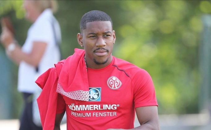 Fransz futbolcu Pierre-Gabriel'in arabas yakld