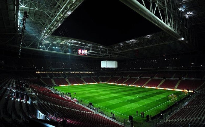 Galatasaray taraftar� 6 ay sonra geliyor! 7 ki�ilik loca 24.500 lira