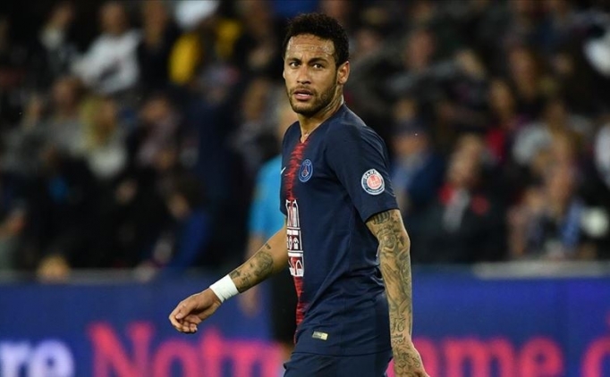 PSG, Neymar iin Barcelona'dan isteini belirledi