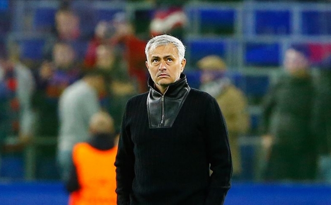 Jose Mourinho, Premier Lig'deki meslektalarn eletirdi