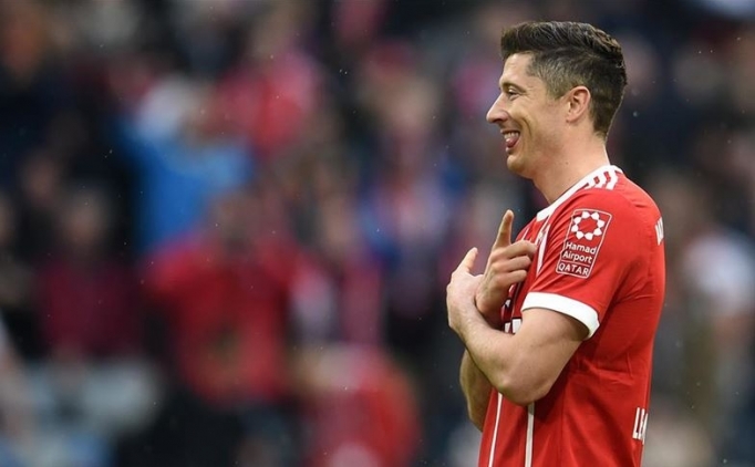 Lewandowski, Bundesliga'da 'sezonun futbolcusu' seildi