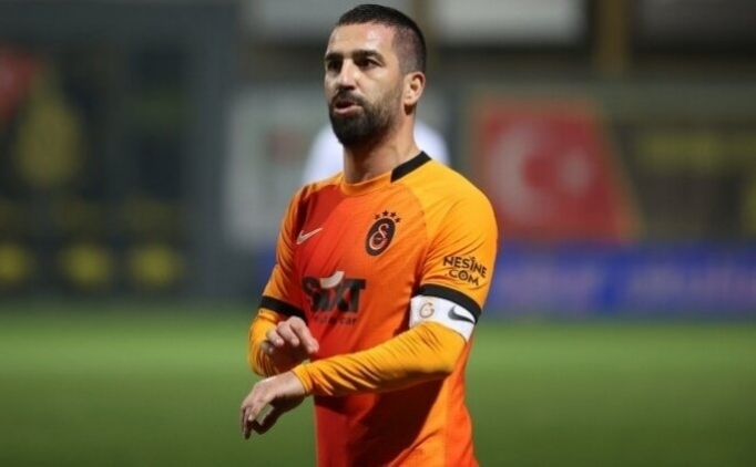 Galatasaray'da Arda Turan ile 1 yllk szleme